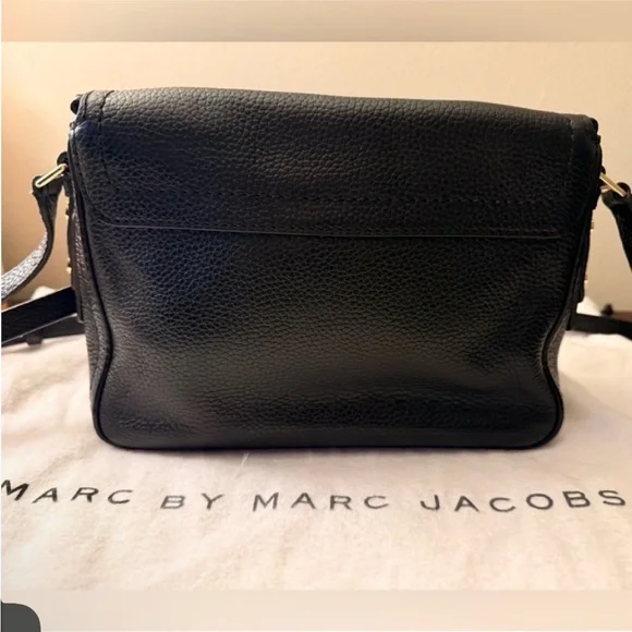 Marc Jacobs The Groove mini messenger Crossbody Bag Black in Gold Accents - Picture 7 of 8